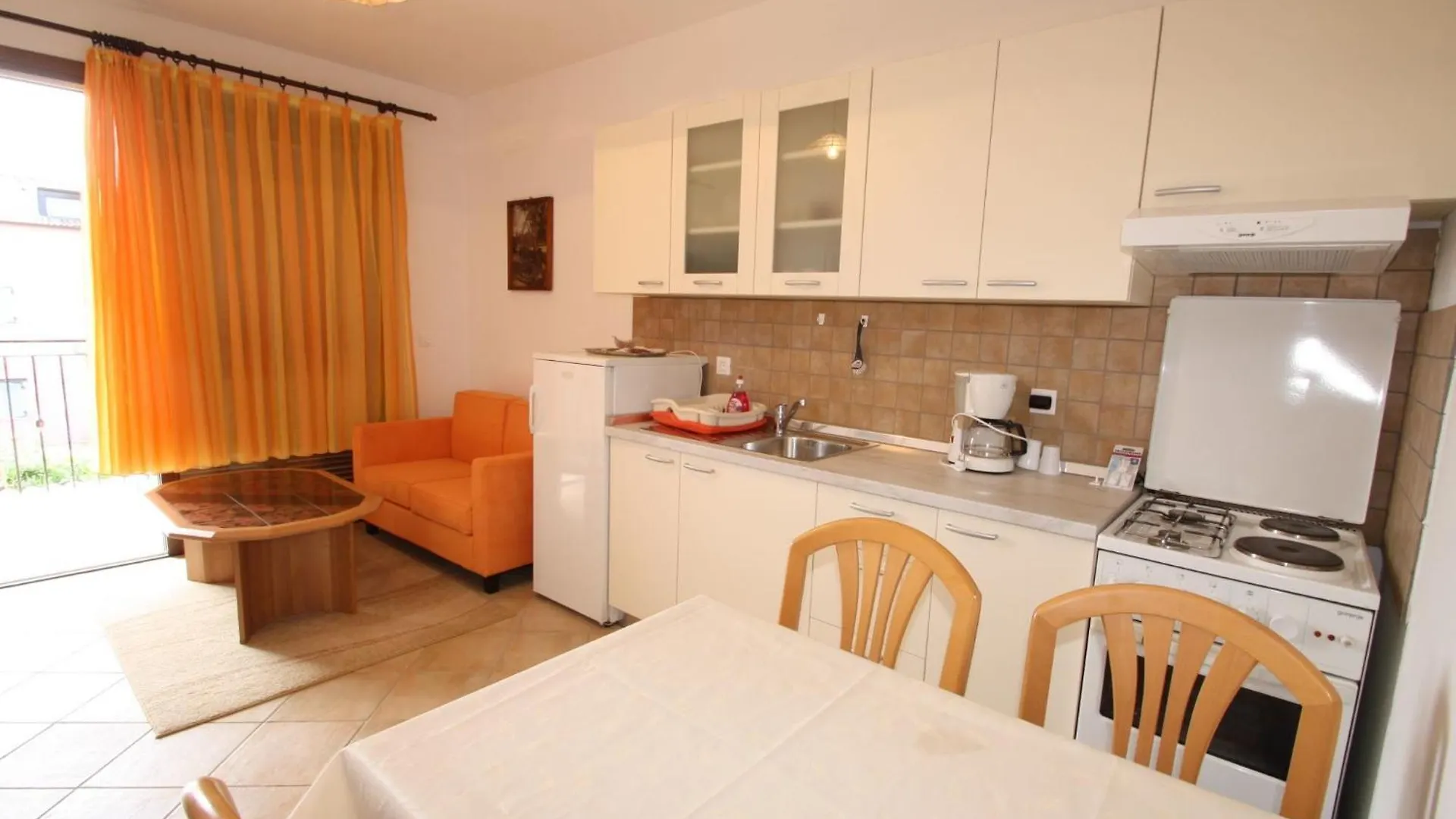 Apartment Tia