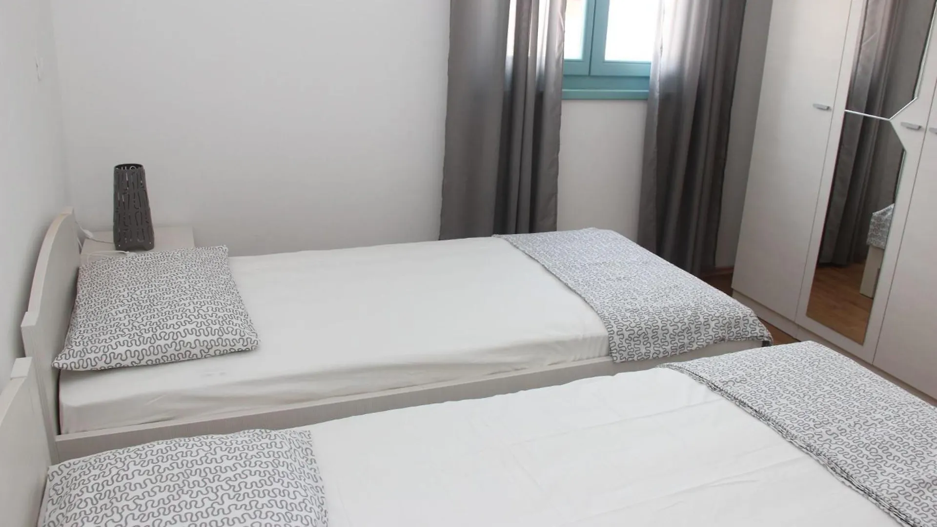 Apartment Tia