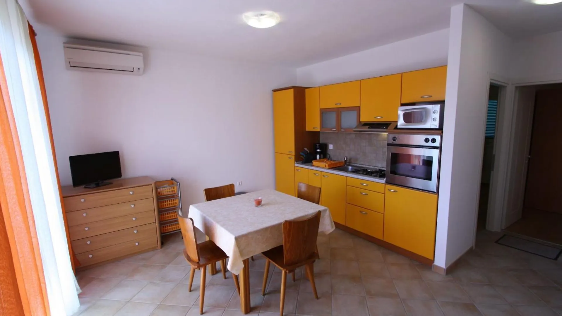 Apartment Tia