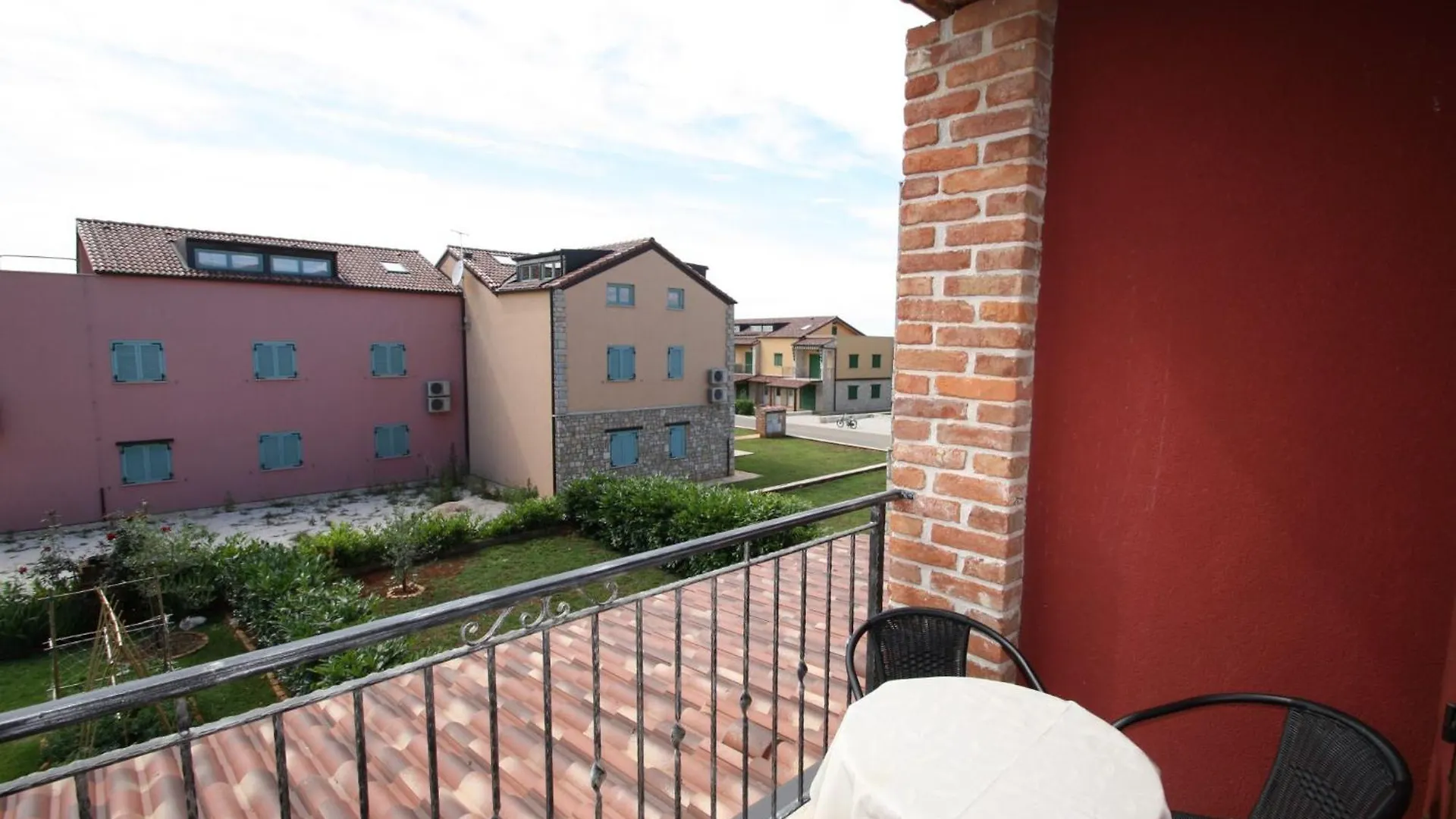 Apartment Tia بوريتش 0*,